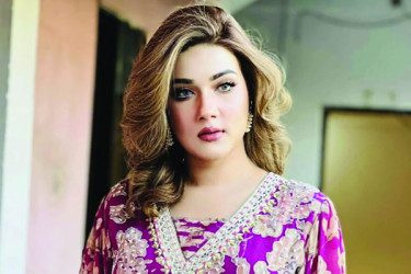 কলকাতায় কেন মাহি