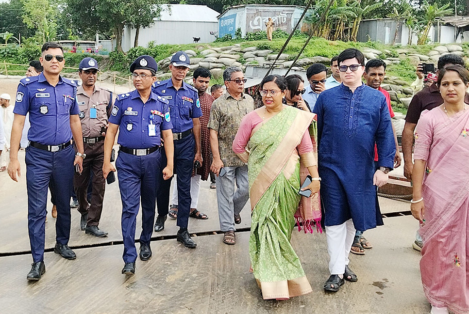 দৌলতদিয়া ফেরিঘাটে স্বস্তির ঈদযাত্রা