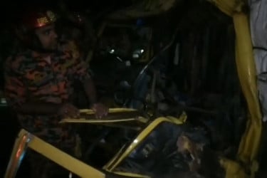 ঢাকা-মাওয়া এক্সপ্রেসওয়েতে সড়ক দুর্ঘটনায় নিহত ১, আহত ৩