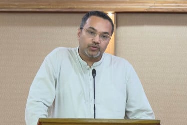 ১০০ দিনে ৯০.৬৬ মিলিয়ন ডলারের ঋণ শোধ করেছে সরকার : মাহদী আমিন