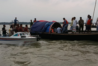 বরিশালে ঝড়ে নৌকাডুবি, নিখোঁজ ৩