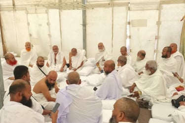 লাব্বাইক ধ্বনিতে মুখরিত মিনার প্রান্তর, হাজিদের খোঁজ নিলেন ধর্মমন্ত্রী