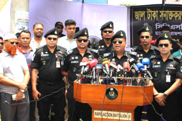ঈদ-পশুর হাট ঘিরে রাজশাহীসহ ৫ জেলায় র‌্যাবের কঠোর নিরাপত্তা