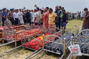 চিরনিদ্রায় শায়িত নওগাঁর ১০ যুবক, শোকে স্তব্ধ তিন গ্রাম