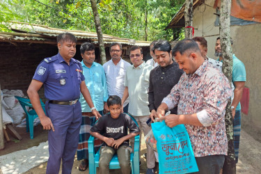 লিচু চুরির অপবাদে নির্যাতিত শিশুর পাশে প্রধানমন্ত্রী