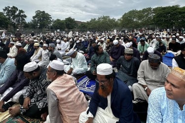 আমেরিকায় ঈদুল আজহা উদযাপিত, বাংলাদেশিদের সঙ্গে নামাজ আদায় করলেন জোহরান মামদানি