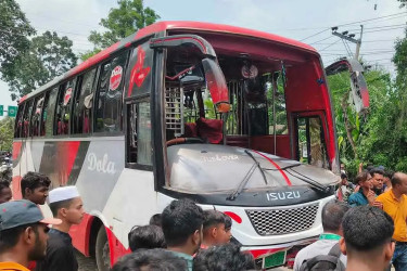 ঈদের দিনে গোপালগঞ্জে সড়কে ঝরল ৫ প্রাণ