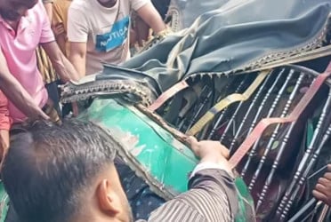 ময়মনসিংহে সিএনজি-পিকআপ সংঘর্ষে প্রাণ গেল বাবা-ছেলের