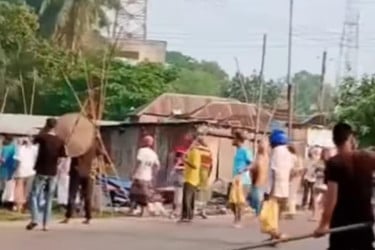 ভাঙ্গায় ভিজিএফ চাল বিতরণে অনিয়মের অভিযোগ ঘিরে সংঘর্ষ, আহত ২১