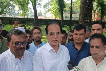 দেশের যেকোনো সংকটে অসহায় মানুষের পাশে দাঁড়াতে হবে: ত্রাণমন্ত্রী