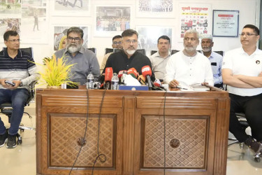 ৭২ ঘণ্টার সমন্বিত অ্যাকশন প্লানে বর্জ্য অপসারণ ডিএনসিসির : প্রশাসক