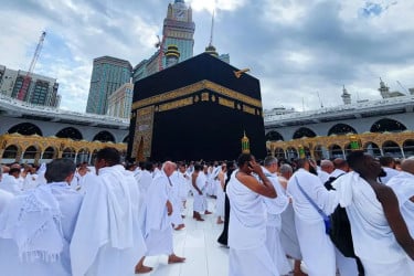 ওমরাহর নতুন মৌসুম শুরু: ভিসা দিচ্ছে সৌদি আরব