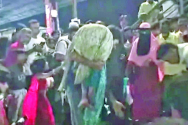 সবাই ভিডিও করেছে কিন্তু সাহায্য করেনি
