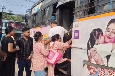 পশ্চিমবঙ্গে সরকারি বাসে নারীদের বিনামূল্যে ভ্রমণ পরিষেবা চালু