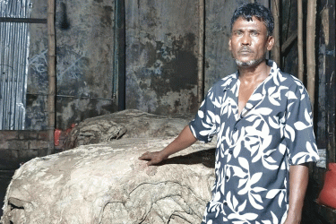 বিশ্বনাথে চামড়া নিয়ে দুশ্চিন্তায় ব্যবসায়ীরা