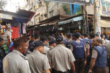 জেনেভা ক্যাম্পে র‍্যাব-পুলিশ-ডিএনসির যৌথ অভিযান
