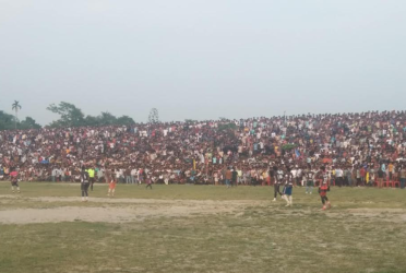 আখাউড়ায় ফুটবল টুর্নামেন্টের ফাইনালে দর্শকদের উপচেপড়া ভিড়