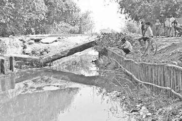 ভাঙা সেতু, ভোগান্তির দুই বছর