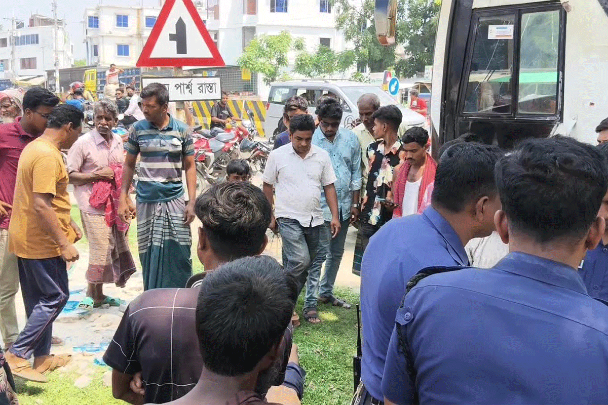 গাড়ির টায়ার চুরি করে চোরচক্র, সিসিটিভিতে দেখে সন্দেহভাজনকে পিটিয়ে হত্যা