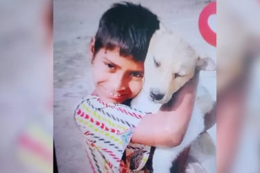 বাগেরহাটে মাজারের দীঘিতে কুমির টেনে নেওয়া শিশুর মরদেহ উদ্ধার