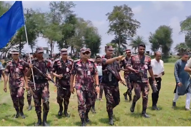 পুশইন রুখতে সীমান্তে সতর্ক অবস্থানে বিজিবি, সহযোগিতা করছে গ্রামবাসী