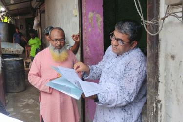 চুয়াডাঙ্গায় বেকারি মালিককে জরিমানা, অস্বাস্থ্যকর খাদ্য উপকরণ ধ্বংস
