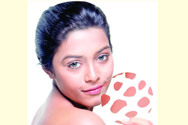 গ্রীষ্মের সতেজতায় ত্বকের ‘বুস্টার’ টোনার