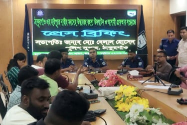 তন্ত্রমন্ত্রের ফাঁদ: স্বর্ণের কলসির লোভে গৃহবধূ খুন, তান্ত্রিক গ্রেফতার