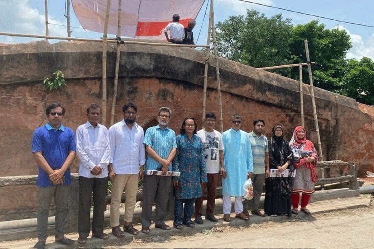 মুঘল আমলের সেতুর সংস্কারকাজ পরিদর্শন করল প্রত্নসম্পদ সংরক্ষণ কমিটি