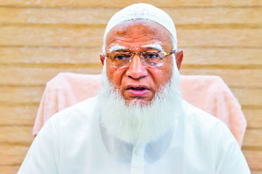 তেলের দাম বাড়ানো জনগণের সঙ্গে প্রতারণা