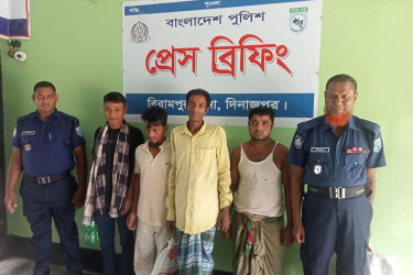 পৃথক অভিযানে বিরামপুরে ৪ মাদক কারবারি গ্রেফতার, মাদক জব্দ