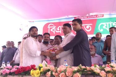 গোপালগঞ্জে আওয়ামী লীগের ১২০০ নেতাকর্মীর বিএনপিতে যোগদান