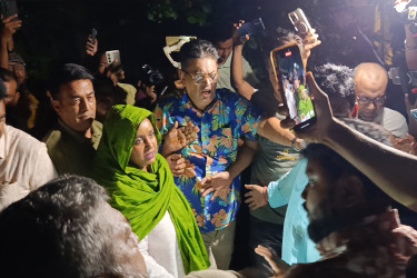 নিজ বাসায় কারামুক্ত আইভী, সরকারের প্রতি কৃতজ্ঞতা প্রকাশ