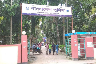 জয়পুরহাটে পিকনিকের বাসের চাপায় শিশু নিহত