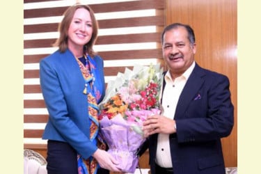 তথ্যমন্ত্রীর সঙ্গে অস্ট্রেলিয়ার হাইকমিশনারের সাক্ষাৎ