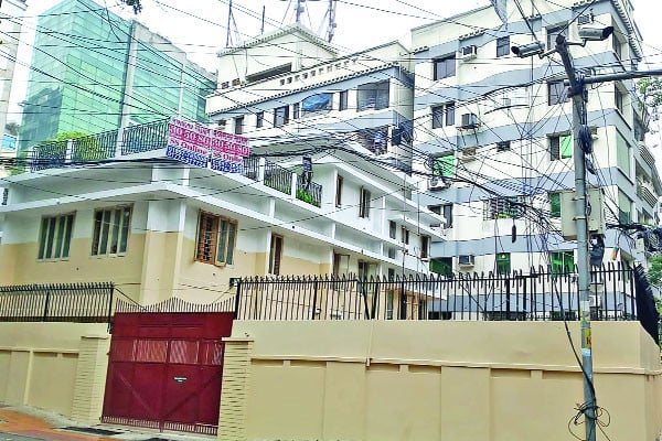 সরকারের দখলে নেই সরকারি সম্পত্তি