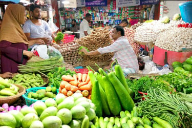 বগুড়ায় বেড়েছে আলুর দাম, স্বস্তি নেই অন্যান্য সবজিতেও