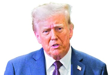 যুদ্ধ ক্ষমতা হ্রাসের বিল পাসে ক্ষুব্ধ ডোনাল্ড ট্রাম্প