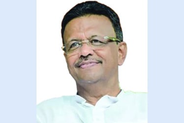 পদ ছাড়লেন কলকাতার মেয়র
