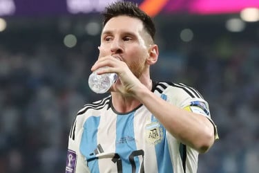 ‘ওরা শুধু টাকা চেনে!’ , সমালোচনার ঝড়ে সিদ্ধান্ত বদলালো ফিফা