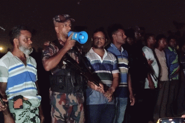 ঠাকুরগাঁও সীমান্তে সর্বোচ্চ সতর্কতা, বিজিবির সঙ্গে পাহারায় স্থানীয়রা