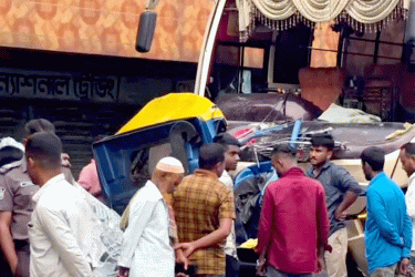 শ্রীমঙ্গলে বাসের সঙ্গে সংঘর্ষে পিকআপের চালক নিহত
