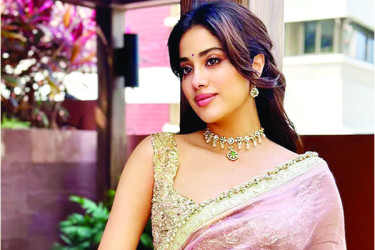 জাহ্নবীর অস্বস্তি