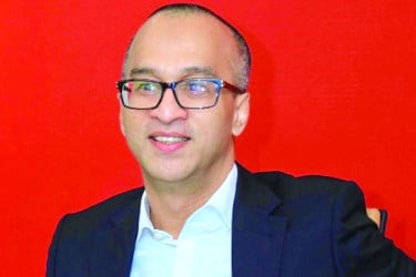 বৈশ্বিক অস্থিরতাও চাপ তৈরি করেছে