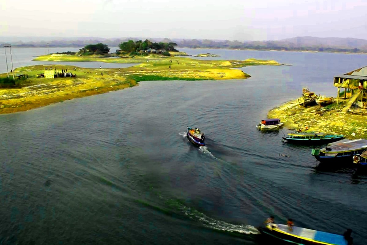 খরায় যৌবন হারিয়েছে কাপ্তাই হ্রদ