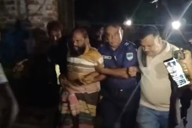 ঝিনাইদহে ৮ বছরের শিশু কন্যাকে ধর্ষণের অভিযোগে পল্লী চিকিৎসক আটক