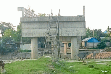 দাগনভূঞায় আট কোটির সেতু ব্যবহারে ভরসা মই