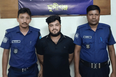 শ্রীনগরে বৃদ্ধ বাবাকে পিটিয়ে জখম, ছেলে গ্রেফতার