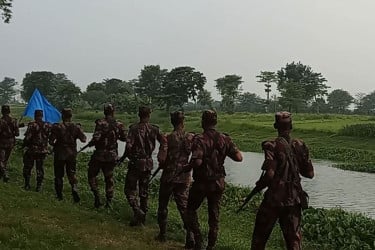 পুশ-ইন ঠেকাতে চাঁপাইনবাবগঞ্জ সীমান্তে সতর্ক বিজিবি, সচেতন সীমান্তবাসী