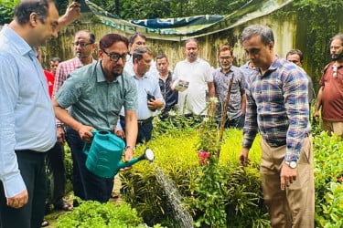 নগরজুড়ে ১০ লাখ গাছ রোপণের ঘোষণা চসিক মেয়রের
